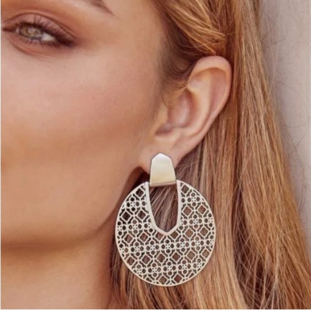 Kendra Scott Diane Drop Silver Rhodium Plated Filigree Statement Earrings - Picture 2 of 9